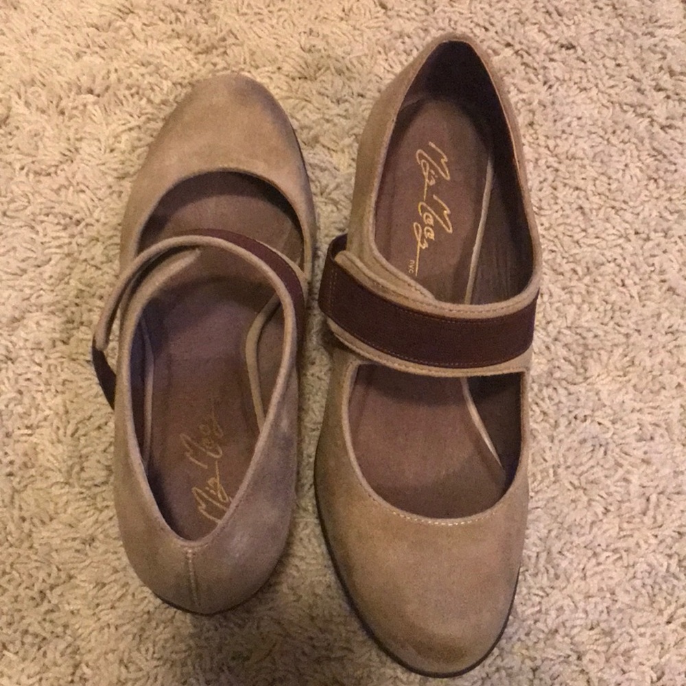 Miz mooz size 8 pump